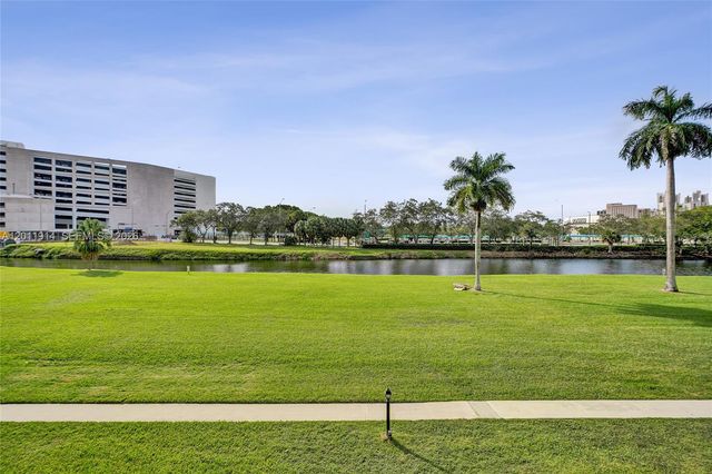 8335 SW 72nd Ave 205D, Miami, FL 33143