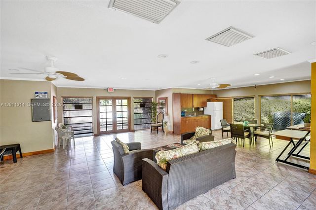 8335 SW 72nd Ave 205D, Miami, FL 33143