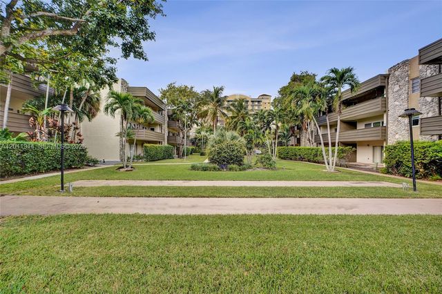 8335 SW 72nd Ave 205D, Miami, FL 33143