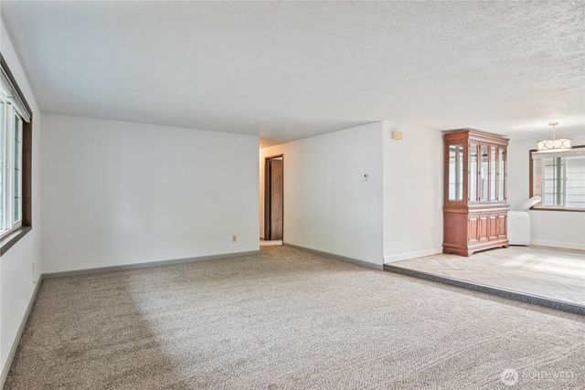 2661 Maple Street, Longview, WA 98632