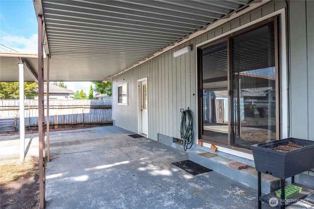 2661 Maple Street, Longview, WA 98632