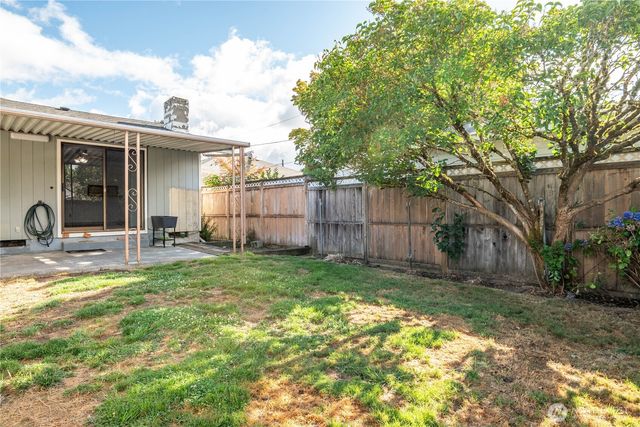 2661 Maple Street, Longview, WA 98632