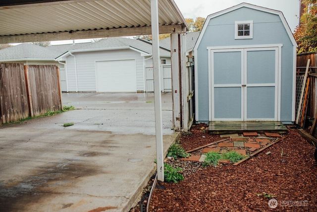 2661 Maple Street, Longview, WA 98632