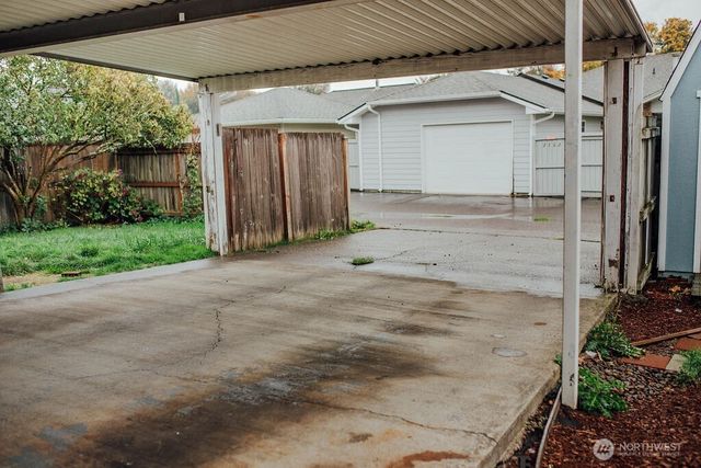 2661 Maple Street, Longview, WA 98632