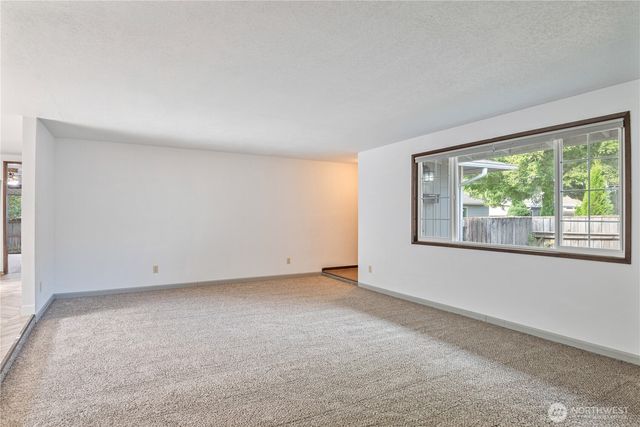 2661 Maple Street, Longview, WA 98632