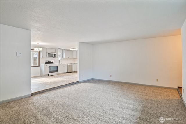 2661 Maple Street, Longview, WA 98632