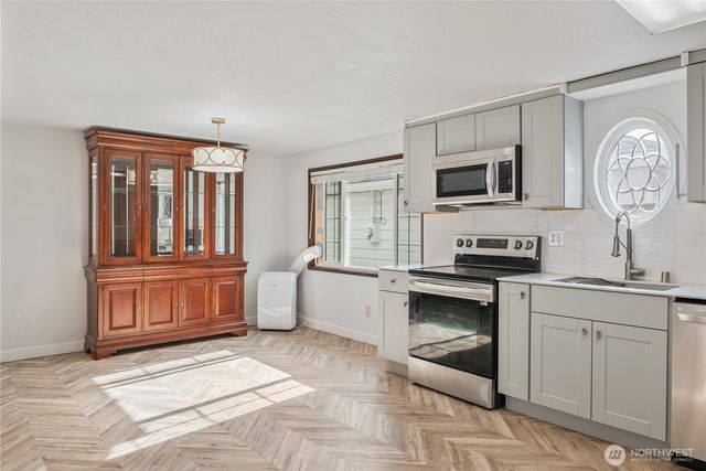 2661 Maple Street, Longview, WA 98632