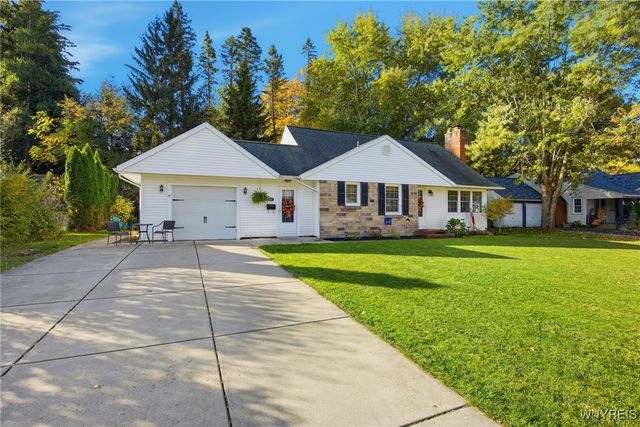 29 Rainbow Terrace, Orchard Park, NY 14127