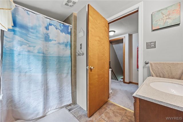 29 Rainbow Terrace, Orchard Park, NY 14127