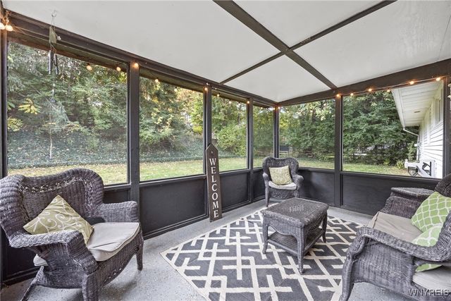 29 Rainbow Terrace, Orchard Park, NY 14127