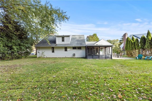 29 Rainbow Terrace, Orchard Park, NY 14127