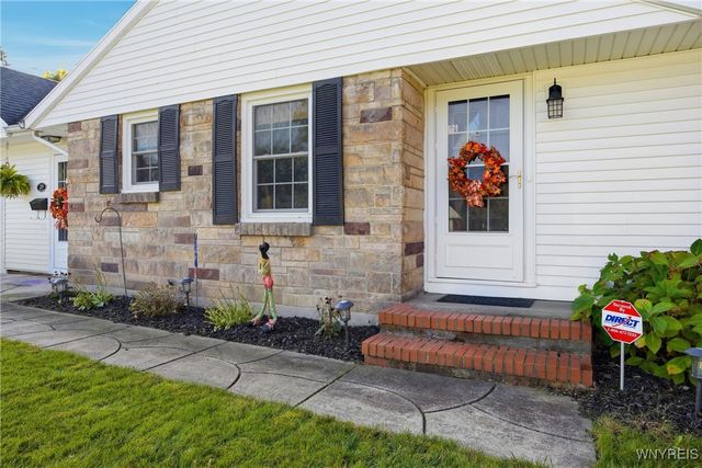 29 Rainbow Terrace, Orchard Park, NY 14127