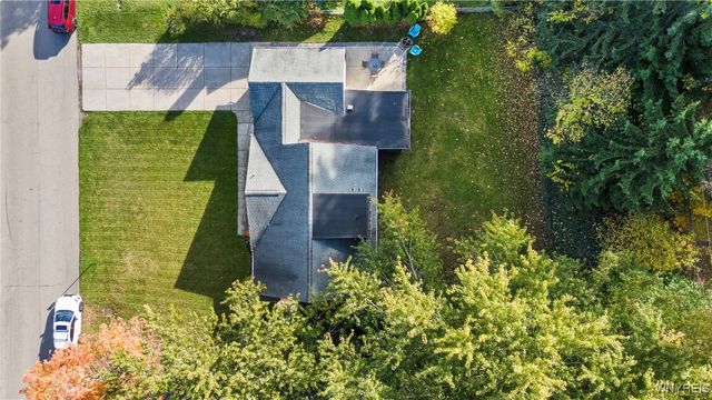 29 Rainbow Terrace, Orchard Park, NY 14127