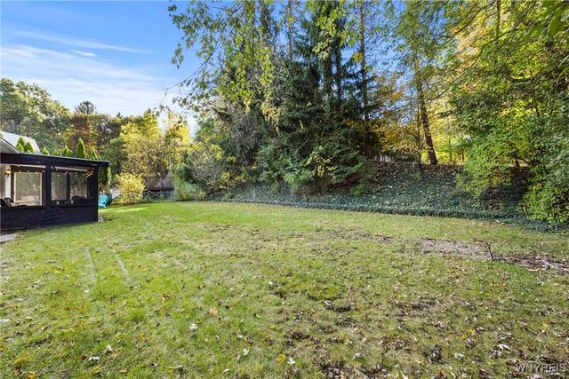 29 Rainbow Terrace, Orchard Park, NY 14127