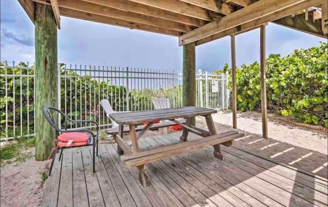 85 S Las Olas Drive, Jensen Beach, FL 34957