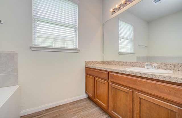 10335 Solitude Way, Houston, TX 77044