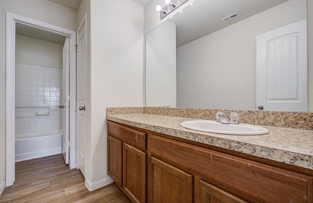 10335 Solitude Way, Houston, TX 77044