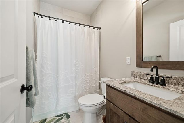 2617 SW Hook Farm Lane, Lee's Summit, MO 64082