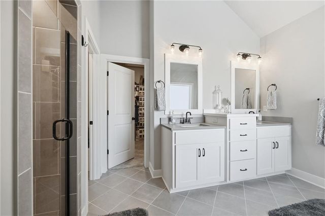 2617 SW Hook Farm Lane, Lee's Summit, MO 64082