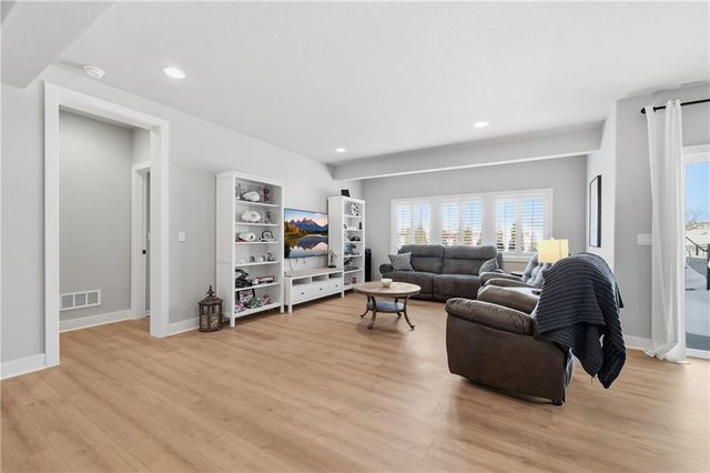 2617 SW Hook Farm Lane, Lee's Summit, MO 64082