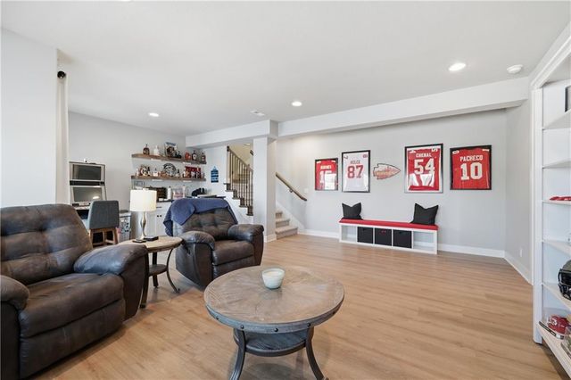 2617 SW Hook Farm Lane, Lee's Summit, MO 64082