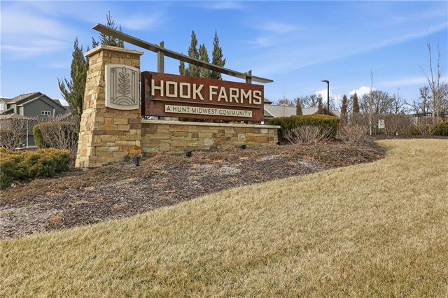 2617 SW Hook Farm Lane, Lee's Summit, MO 64082