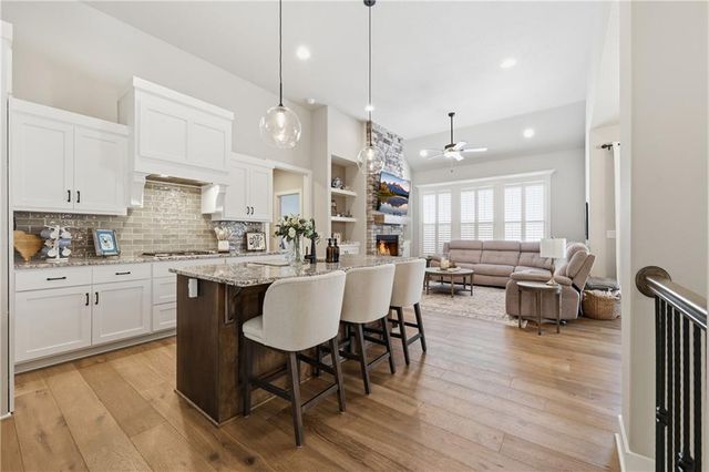 2617 SW Hook Farm Lane, Lee's Summit, MO 64082