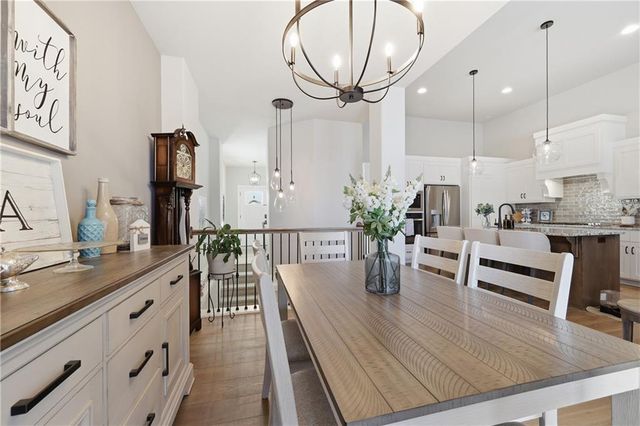 2617 SW Hook Farm Lane, Lee's Summit, MO 64082