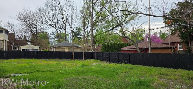 16765 Blackstone Street, Detroit, MI 48219