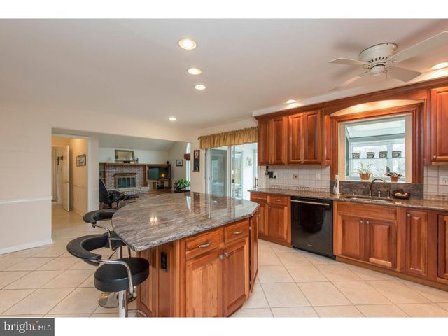 104 NOBLE DR, Downingtown, PA 19335
