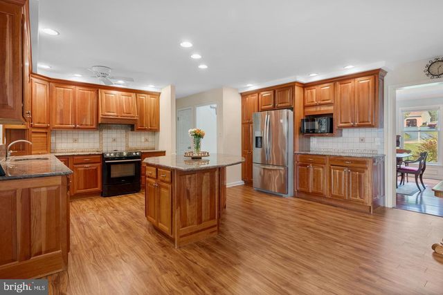 104 NOBLE DR, Downingtown, PA 19335