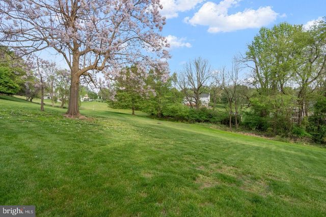 104 NOBLE DR, Downingtown, PA 19335