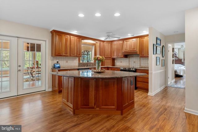 104 NOBLE DR, Downingtown, PA 19335