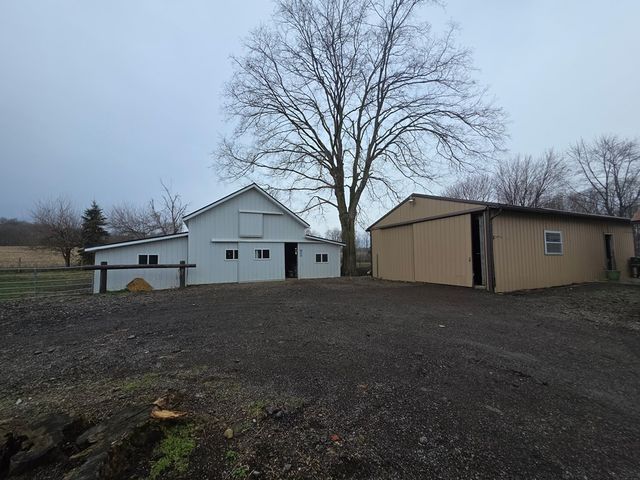 6758 County Road 22, Fredericktown, OH 43019
