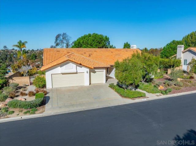 1561 Greenridge Drive, Vista, CA 92081