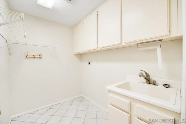 1561 Greenridge Drive, Vista, CA 92081