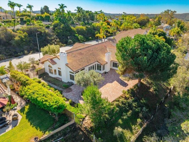 1561 Greenridge Drive, Vista, CA 92081