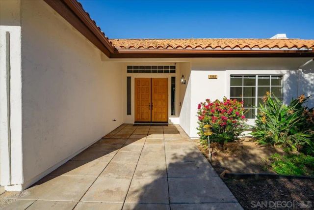 1561 Greenridge Drive, Vista, CA 92081