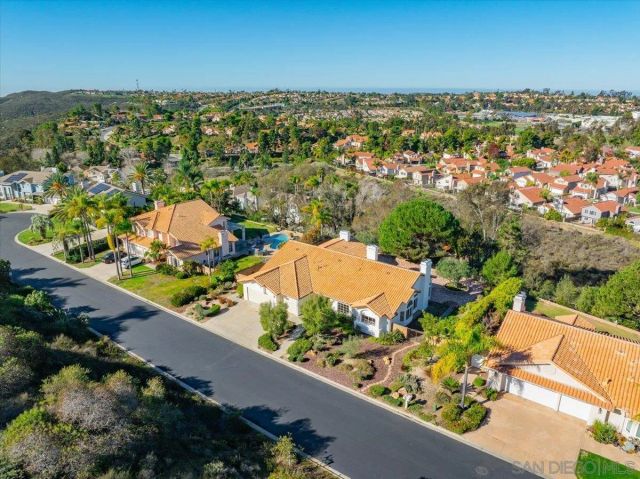 1561 Greenridge Drive, Vista, CA 92081