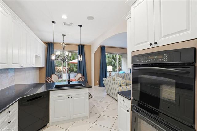 7432 Berkshire Pines DR, Naples, FL 34104