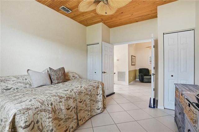 7432 Berkshire Pines DR, Naples, FL 34104