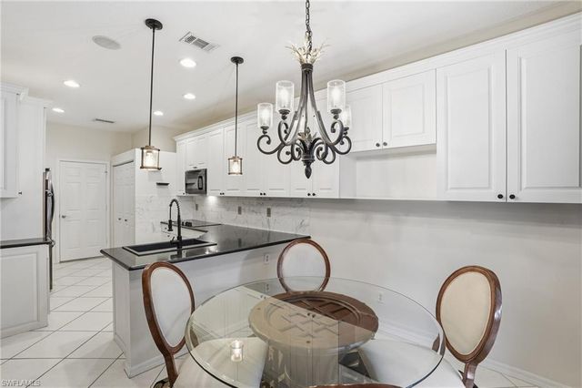 7432 Berkshire Pines DR, Naples, FL 34104