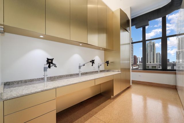 333 W Hubbard Street 713, Chicago, IL 60654