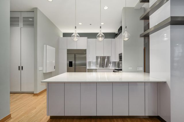 333 W Hubbard Street 713, Chicago, IL 60654