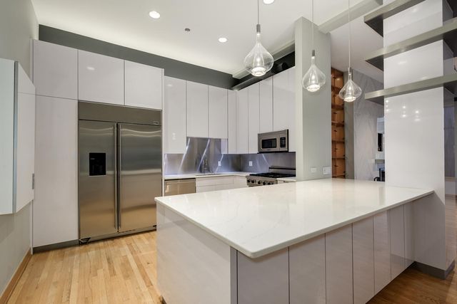 333 W Hubbard Street 713, Chicago, IL 60654