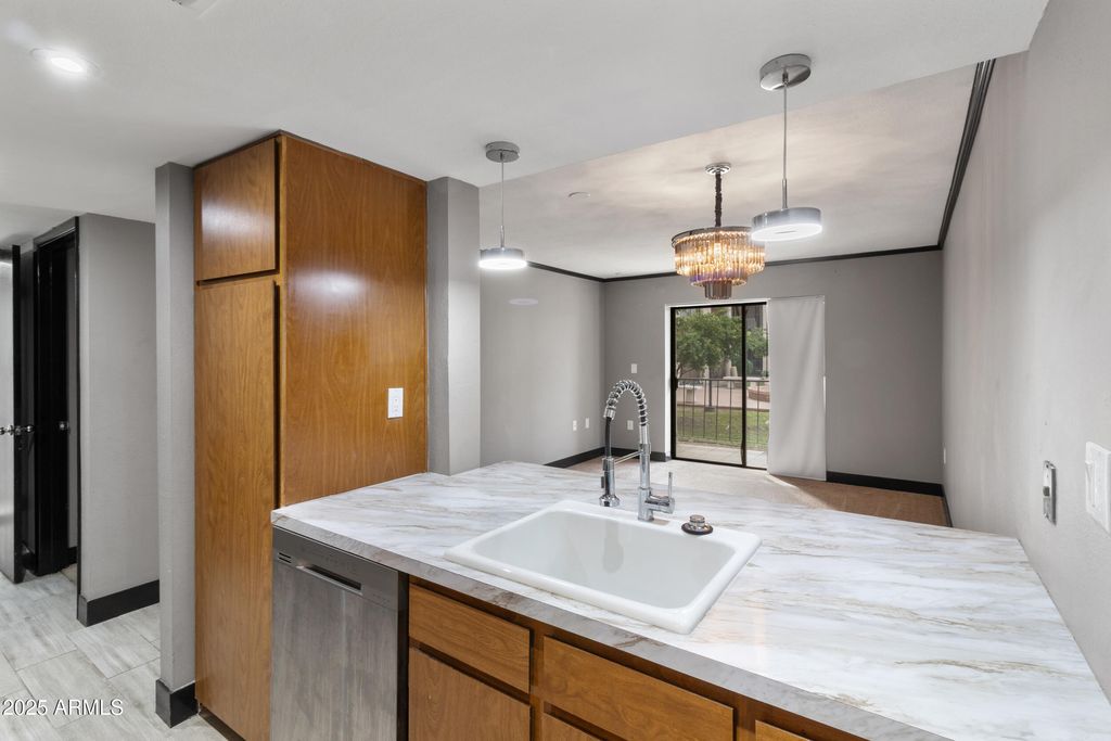 3033 E DEVONSHIRE Avenue 1016, Phoenix, AZ 85016