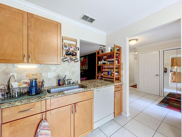 281 AMBER Court, Royal Palm Beach, FL 33411