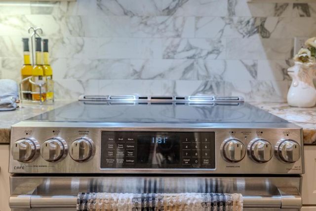 1041 Oddstad Boulevard, Pacifica, CA 94044