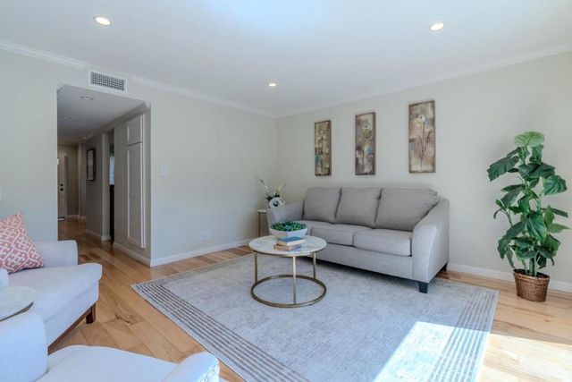 1041 Oddstad Boulevard, Pacifica, CA 94044