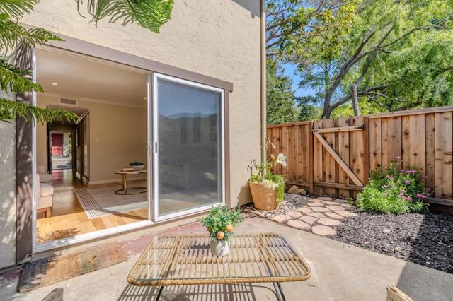 1041 Oddstad Boulevard, Pacifica, CA 94044